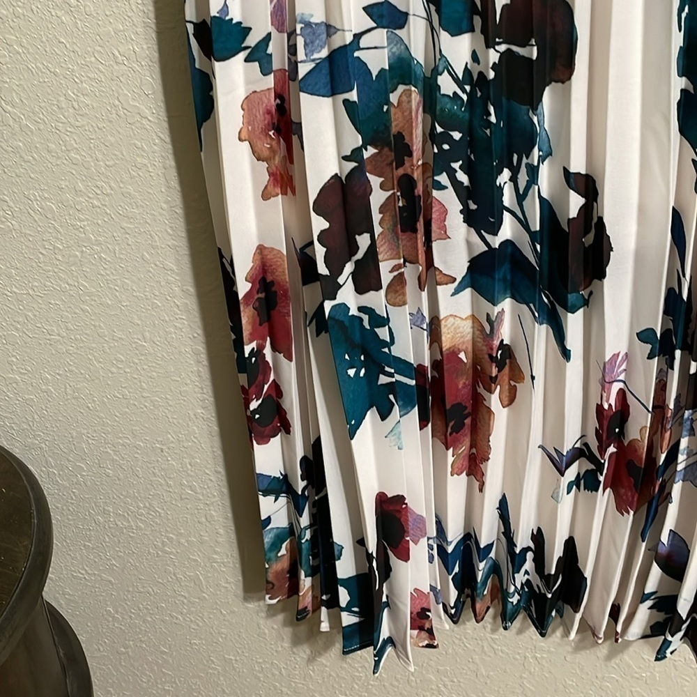 A new day pleated midi dress - Picture 5 of 12